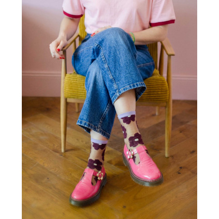 Chaussettes Murano violette à fleurs croisement jambes