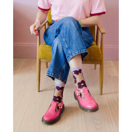 Chaussettes Murano violette à fleurs pose